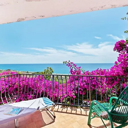 Holiday home Bouganville Falconara Albanese