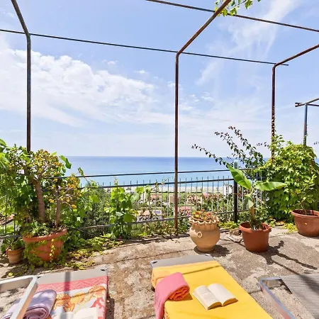 Bouganville Tatil Evi Falconara Albanese