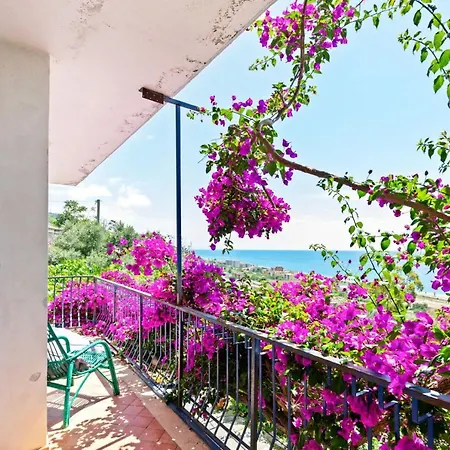 Holiday home Bouganville *